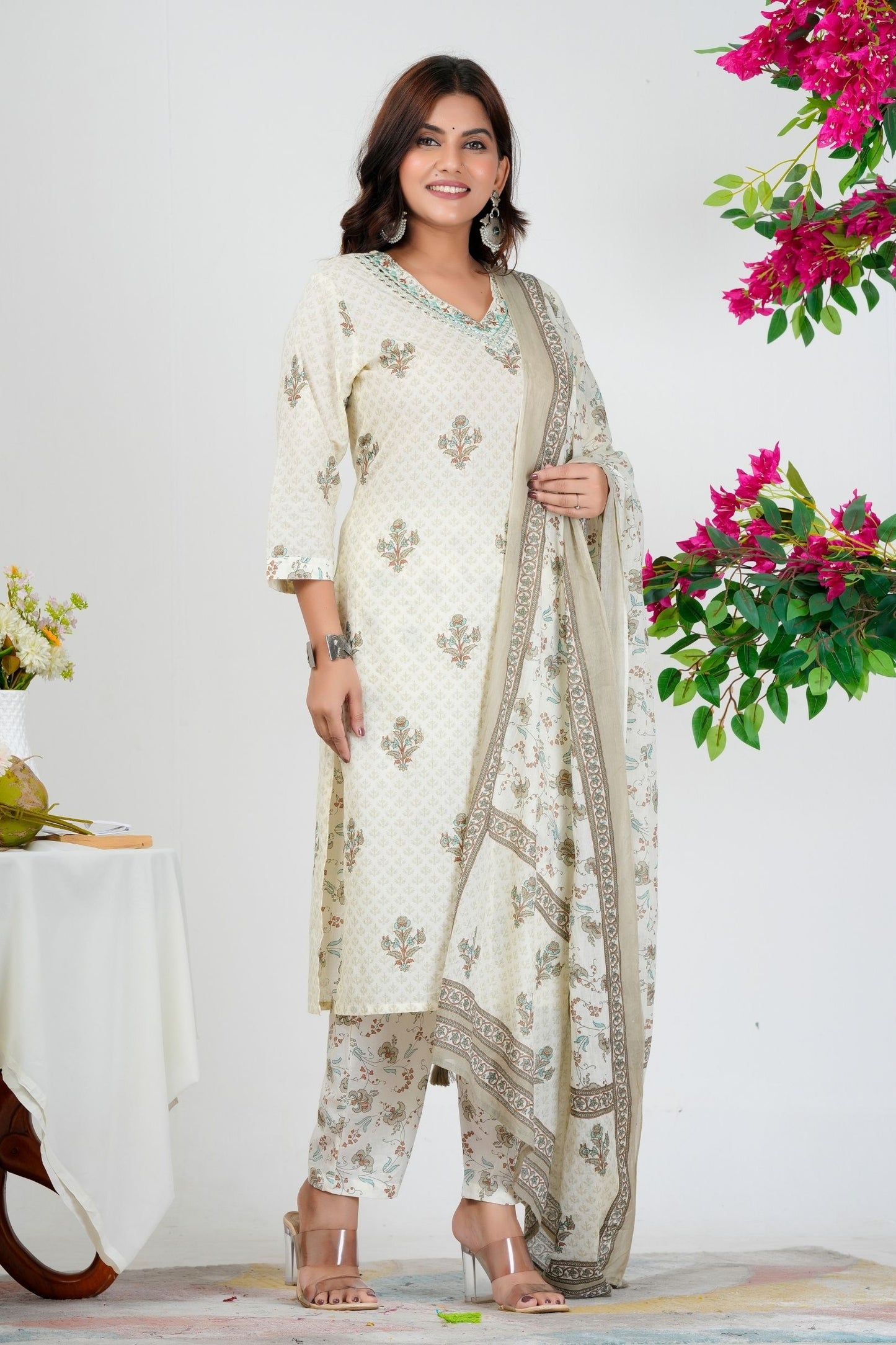 Elegant Off-White Floral Printed Kurta Set with Dupatta