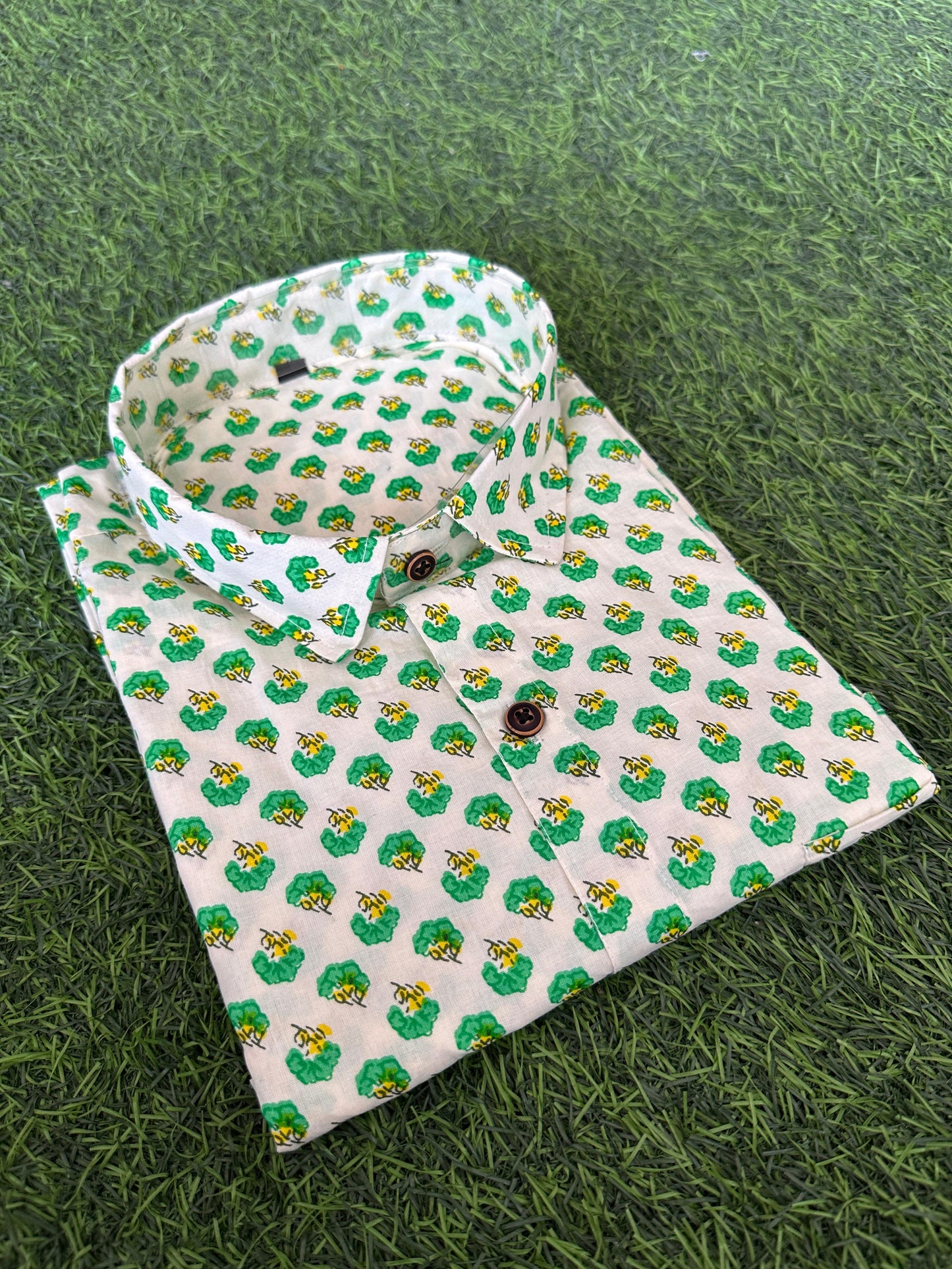 Fresh Green Motif Men's Half Sleeve Shirt (SHKN1087)