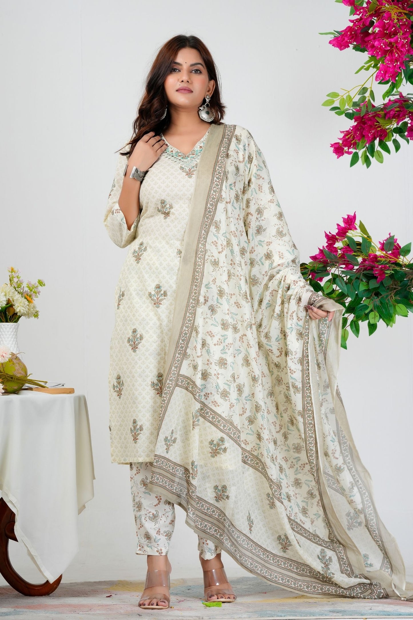 Elegant Off-White Floral Printed Kurta Set with Dupatta