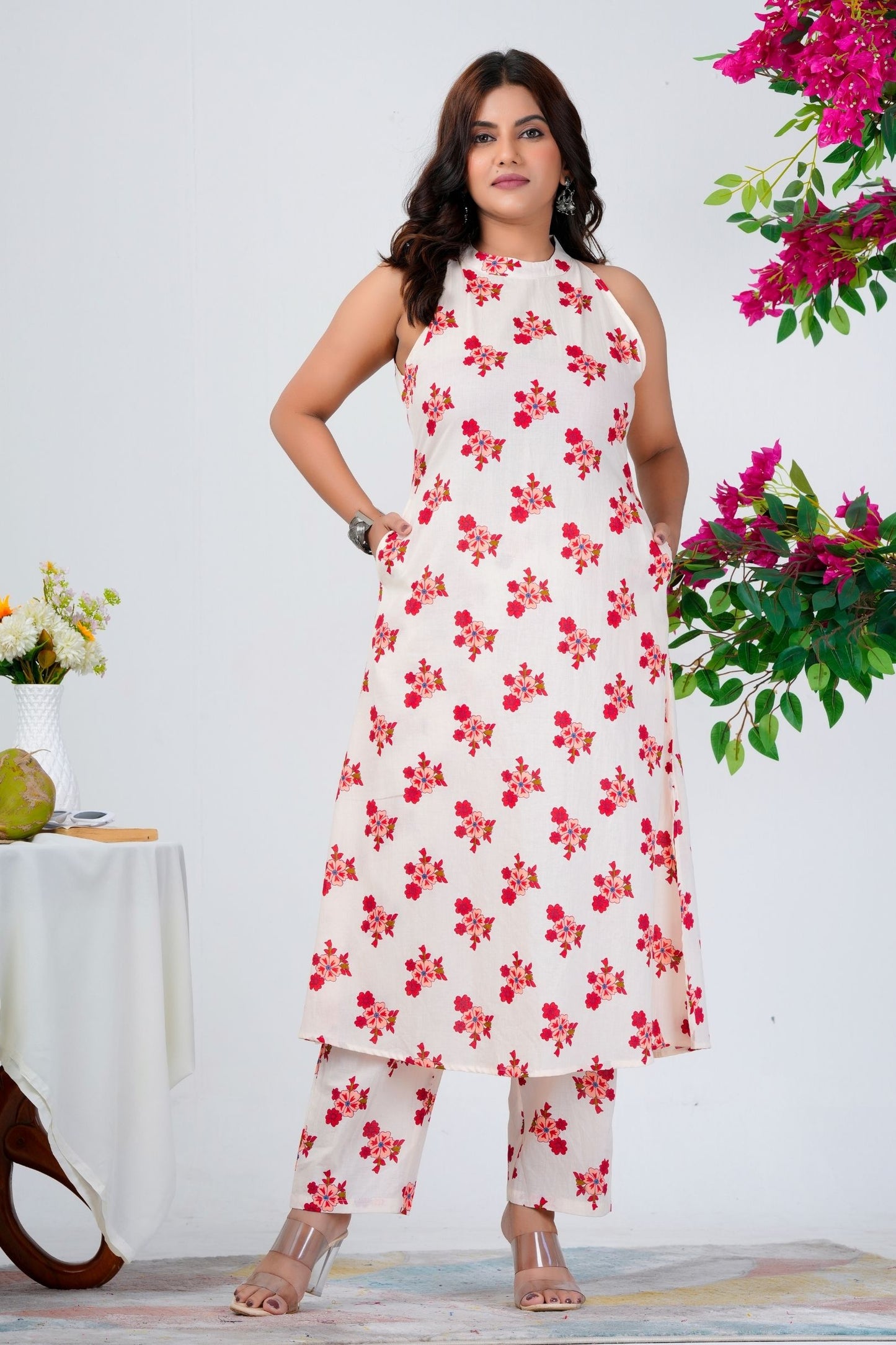 White Sleeveless Floral Print Kurta Set with Pants for Women