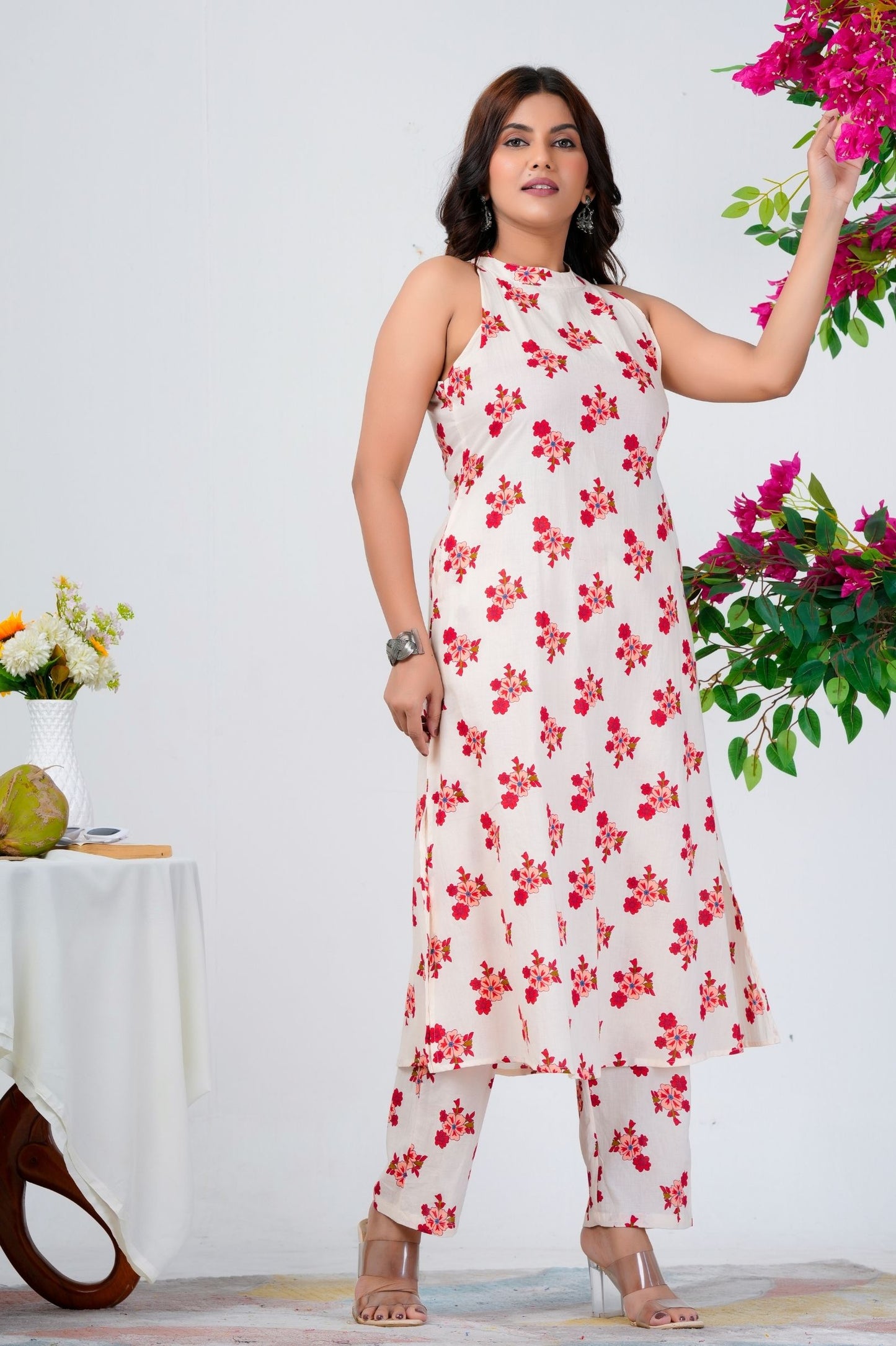 White Sleeveless Floral Print Kurta Set with Pants for Women