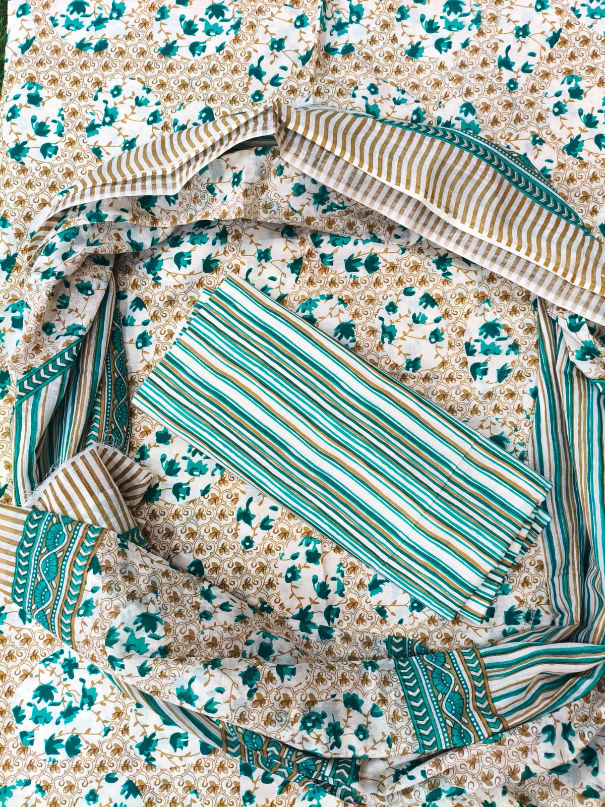 Green Printed Pure Cotton Unstitched Dress Material (SHKS1165)