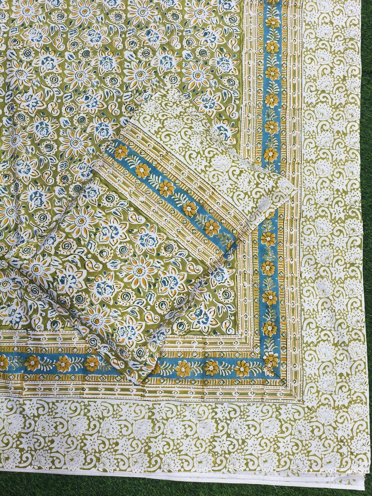 Rajasthani Traditional Pure Hand Block Printed Cotton Double Bedsheet with Zipper Pillow Covers