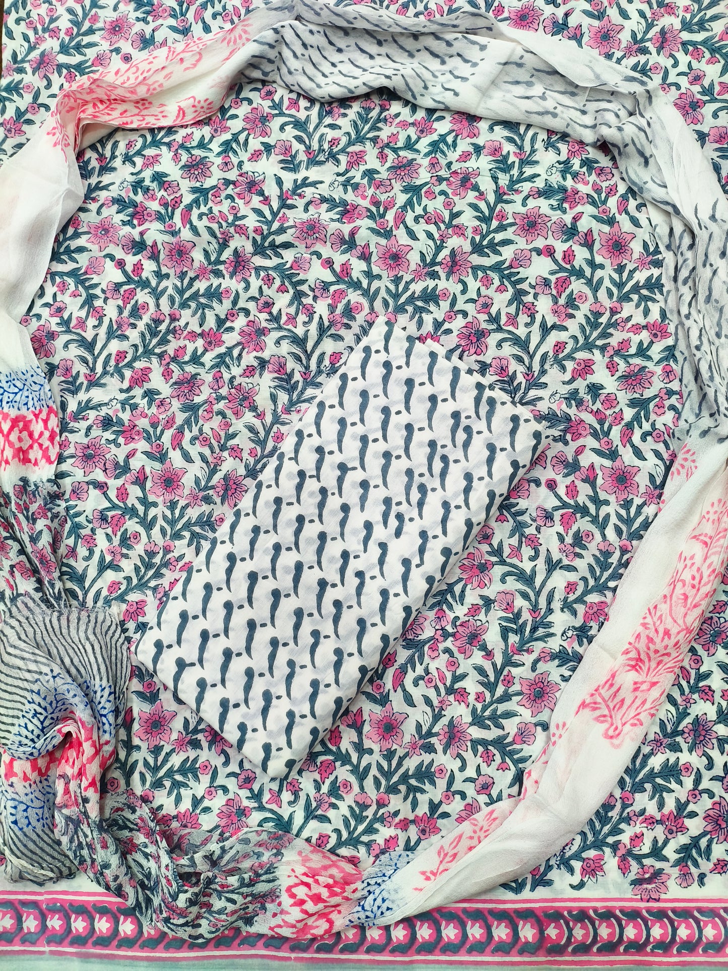 Bagru Floral Print Hand Block Cotton Suit with Shiffon Dupatta (HBS0030)