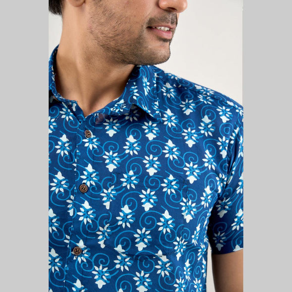 Men Indigo Blue Regular Fit Cotton Printed Casual Shirt (SHKN1036)