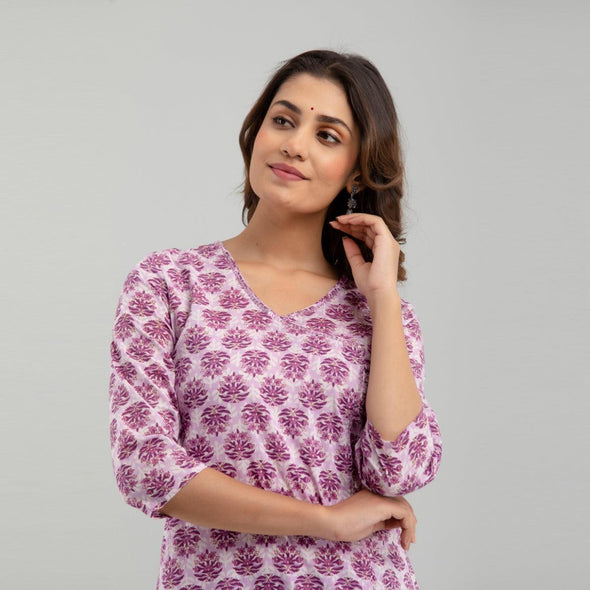 Women Purple Floral Print Straight Kurta (SHKUP1222) - Frionkandy