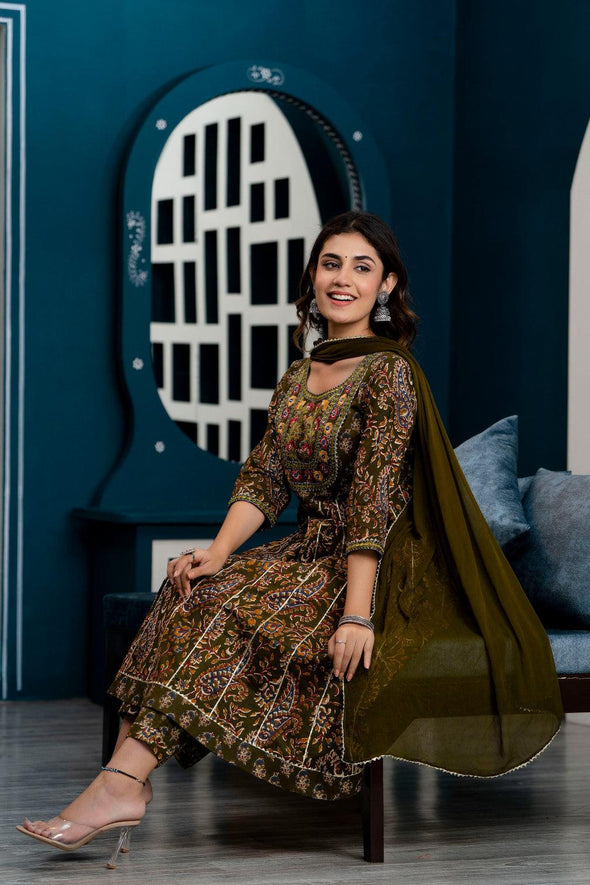Women Dark Green Floral Embroidered Anarkali Kurta with Trousers & Dupatta