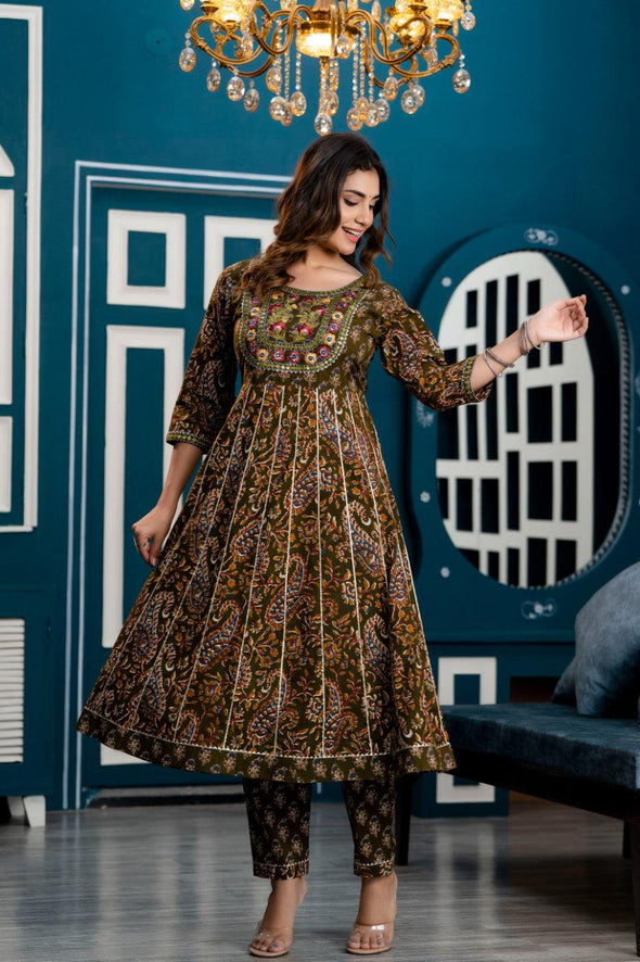 Women Dark Green Floral Embroidered Anarkali Kurta with Trousers & Dupatta