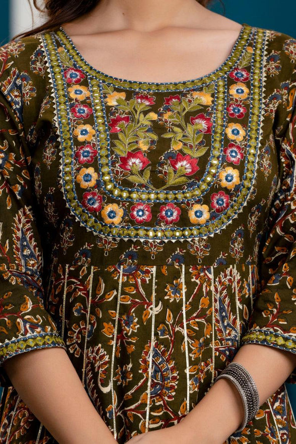 Women Dark Green Floral Embroidered Anarkali Kurta with Trousers & Dupatta
